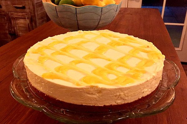 Almost No-Bake Lemon Cheesecake