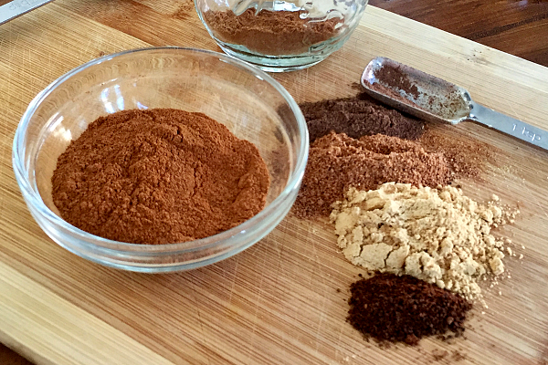 Pumpkin Pie Spice Mix | DIY with this simple homemade pumpkin spice mix recipe!