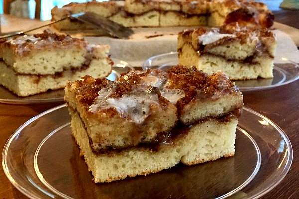 Cinnamon Coffee Cake | Brown sugar & cinnamon swirled through the middle of this sweet breakfast treat with Greek yogurt mixed in to form a thick dough that bakes up reminiscent of a cinnamon roll!