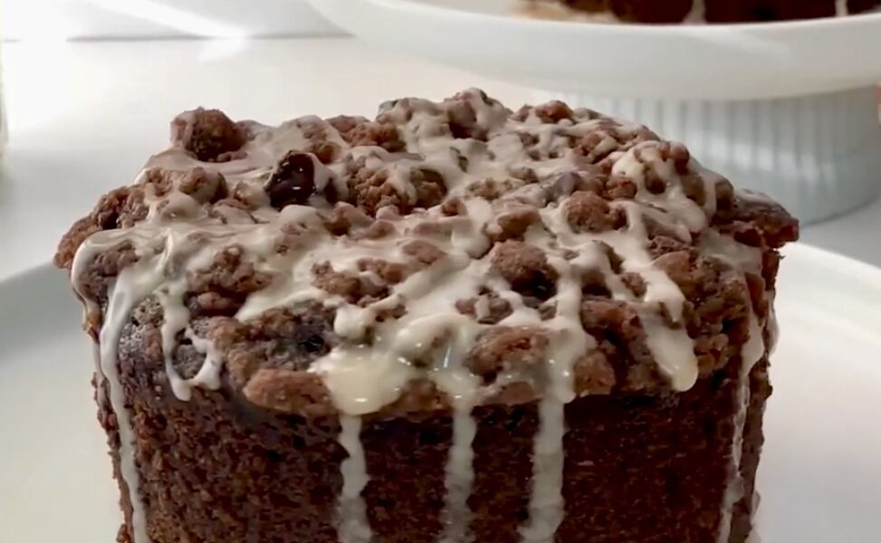 Mini Chocolate Crumb Cakes